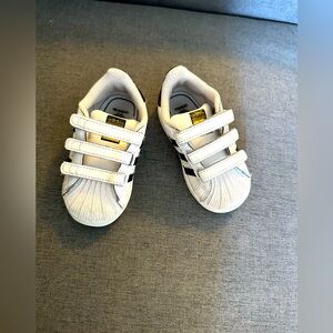Adidas superstar todler shoes in very good used condition